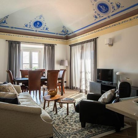 Lake Como, Beautiful Palazzo apartment, lake view Menaggio Buitenkant foto