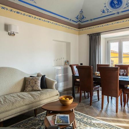 Lake Como, Beautiful Palazzo apartment, lake view Menaggio Buitenkant foto