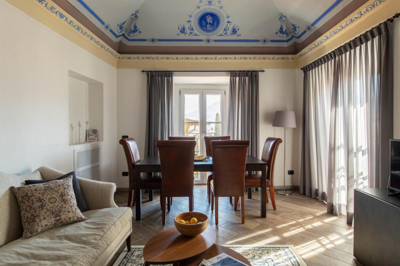 Lake Como, Beautiful Palazzo apartment, lake view Menaggio Buitenkant foto